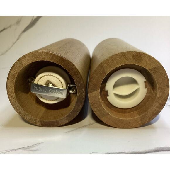 Pepper mill and salt shaker acasia wood minimalist design - Picture 2 of 4